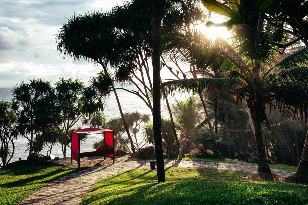 Utmt - Underneath The Mango Tree Spa & Beach Resort Dikwella Bagian luar foto