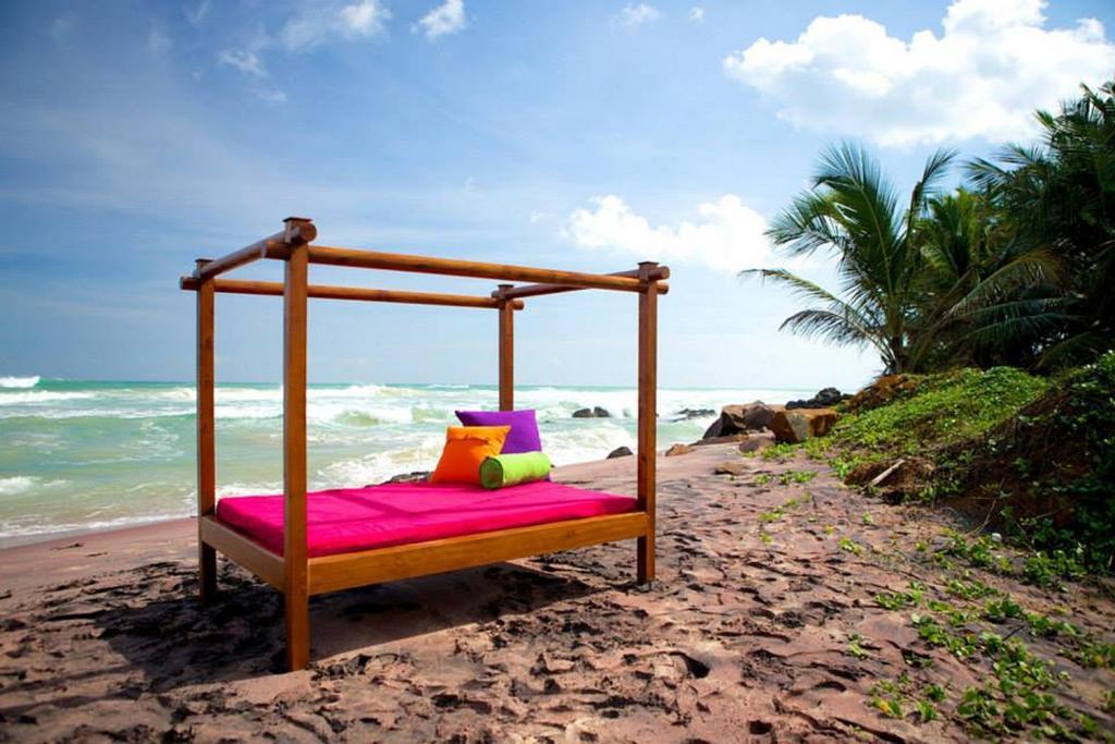Utmt - Underneath The Mango Tree Spa & Beach Resort Dikwella Bagian luar foto